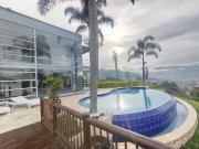 Arriendo espectacular casa en Envigado
