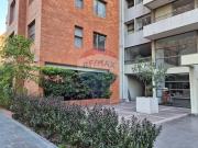 En Providencia frente a gran plaza