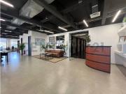 ARRIENDO GRAN E ILUMINADA OFICINA