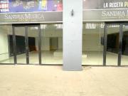ARRIENDO Local comercial 72,77 m2, Metro. Vicuña...