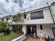ARRIENDO OFICINA CASA 453M2 SANTA BARBARA CENTRAL