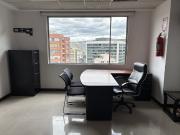 Arriendo oficina semiamoblada junto a la Plaza Artigas,...