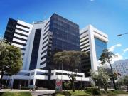 ARRIENDO OFICINAS CORPORATIVAS EN LA AV. AMAZONAS Y AV....