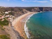 Arrifana: Oportunidade Rara à Beira Mar 37m² Aljezur