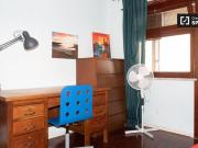 Arrumo quarto para alugar em apartamento de 2 quartos no... Arrumo quarto para alugar em apartamento de 2 quartos no...