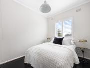 Art Deco apartment in a tranquil cul de sac