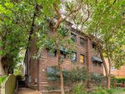 Art Deco Elegance in a Superb Lifestyle Setting