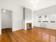 Art Deco in the heart of St Kilda!