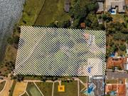 As pontes ficam perto. O Lago, mais ainda