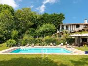 Ascain, Maison De 285 M² Au Calme Avec Piscine 285m² Ascain