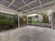 ASCOT FAMILY HOME HUGE BACKYARD