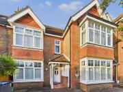 Ashenground Road, Haywards Heath, 2 Bedroom Flat