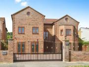 Ashford Crescent, Grange Farm, Milton Keynes