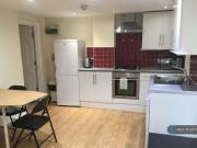 Ashgrove, Bradford, 4 Bedroom Flat