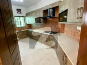 Askari 10 Sector S Brand New Apartment 4 Bedroom...