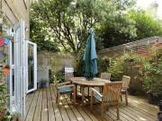 Aston Court, Lansdowne Road, 3 Bedroom Flat