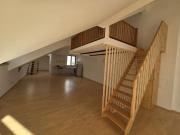 Atelierartige Dachgeschoss Loftwohnung mit Terrasse