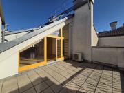 Atelierartige Dachgeschoss Loftwohnung mit Terrasse