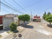 ATENCION INVERSIONISTA! Casa con 122 m2 de terreno y 2...