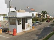 ¡Atención Inversionistas! Amplia y linda Casa en Remate...