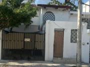 ATENCION! REMATO ESTA HERMOSA CASA MUY CERCA DE LA AV...