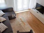 Àtic dúplex reformat amb terrassa al costat de Plaça...