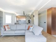 Ático amueblado, totalmente renovado, de 3 dormitorios...