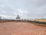 Ático con terraza privada a pocos metros de Sagrada...