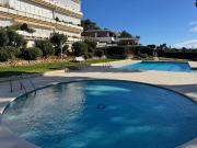 Ático con vistas despejadas, garaje, jardín y piscina