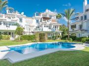 Atico de alto standing de 100 m2 en venta Marbella,...