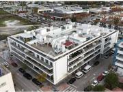 Ático de diseño moderno con gran solárium privado en el...