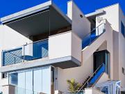 Ático de lujo con una amplia terraza en la azotea en San...