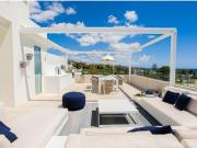 Ático de lujo en Benalus con piscina privada y vistas...