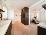 Ático de lujo reformado con terraza en finca clásica de...