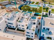 ÁTICO DE LUJO Y DISEÑO JUNTO A CAMPO DE GOLF