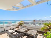 Ático duplex con vistas al mar en exclusivo residencial,...