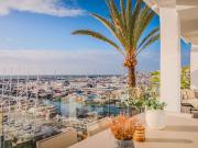 Ático en Puerto Banús en primera línea con vistas...