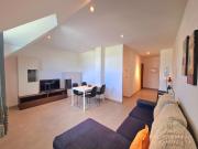 Ático en venta en Ames, O Milladoiro. Áticos.