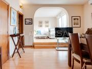 Ático en venta en Barcelona, El Clot. Luz, amplitud y...