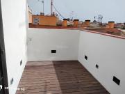 Ático en venta en Barcelona, Raval. IDEAL SINGLES O...