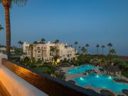 Ático en venta en Estepona, El Velerín. Bahía del...