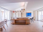 Ático en venta en Madrid, Jerónimos. Luminoso ático...