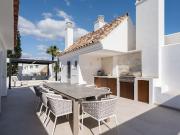 Ático en venta en Marbella, Los Naranjos. Excelente...