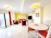 Ático en venta en Marbella, Puente Romano. Bajada de...