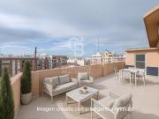 Ático en venta en Valencia, Barrio de Patraix. Ático con...