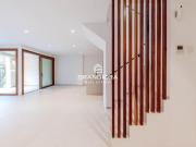 Ático exclusivo con gran terraza y entrega inmediata en...