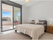 Ático Moderno y Espacioso de 2 Dormitorios en Vanian...