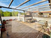 Ático reformado con terrazas privadas, aparcamiento y...