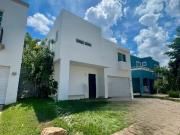 ATR Casa Habitación Fraccionamiento Algarrobos