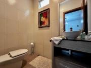 Agradável casa tipo para venda em Interlagos com 4...